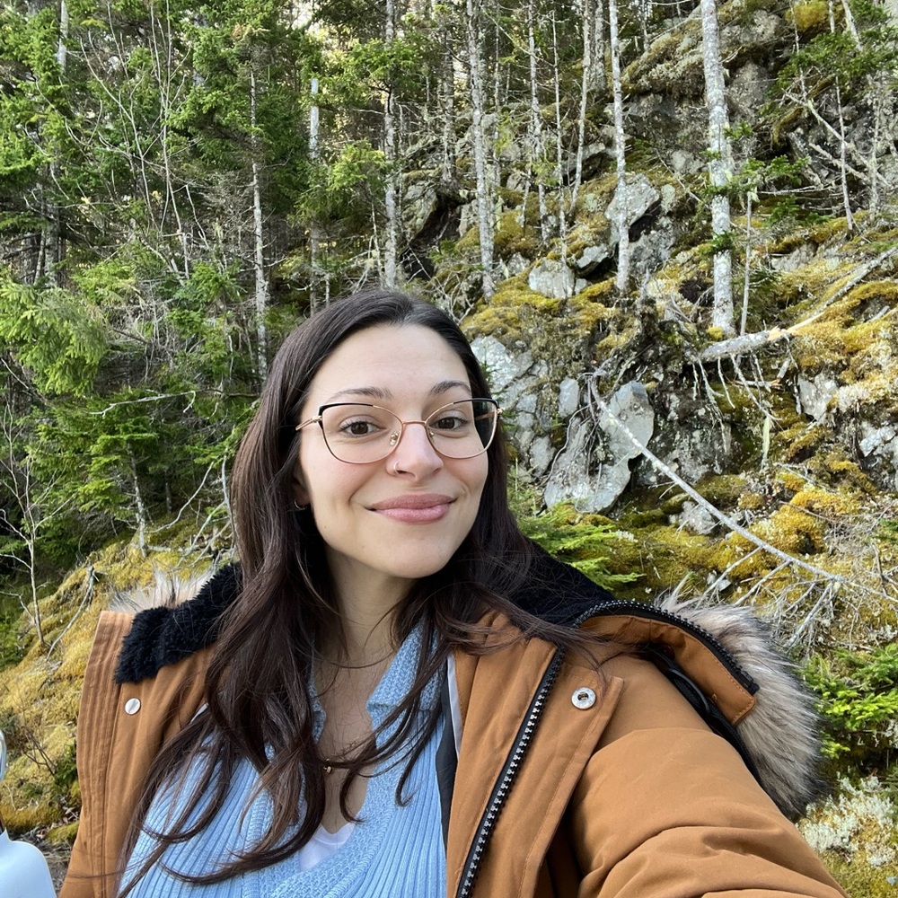 Meet your Posher, Eva